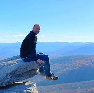 Meet your Posher, Adam